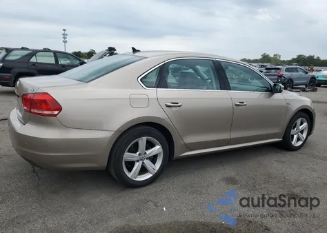 2015 Volkswagen Passat S из США, поврежденный, VIN 1VWAT7A35FC110544